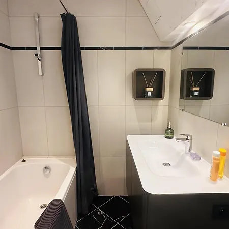 דירה One Bedroom With A Sea View Right By The Croisette Beaches And The Center Of Cannes. - 2287 קאן